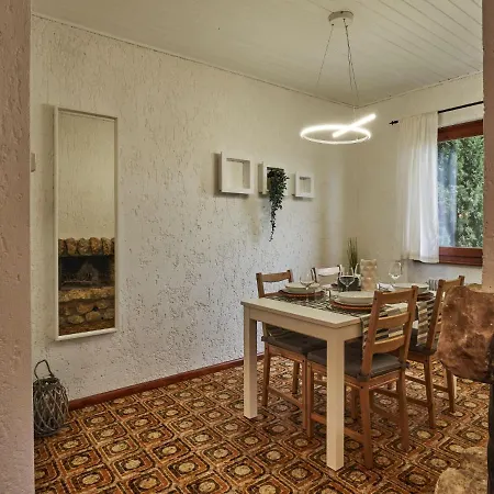 בית נופש Rocchetta By Interhome מאלצ'סינה