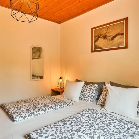 בית נופש Rocchetta By Interhome מאלצ'סינה